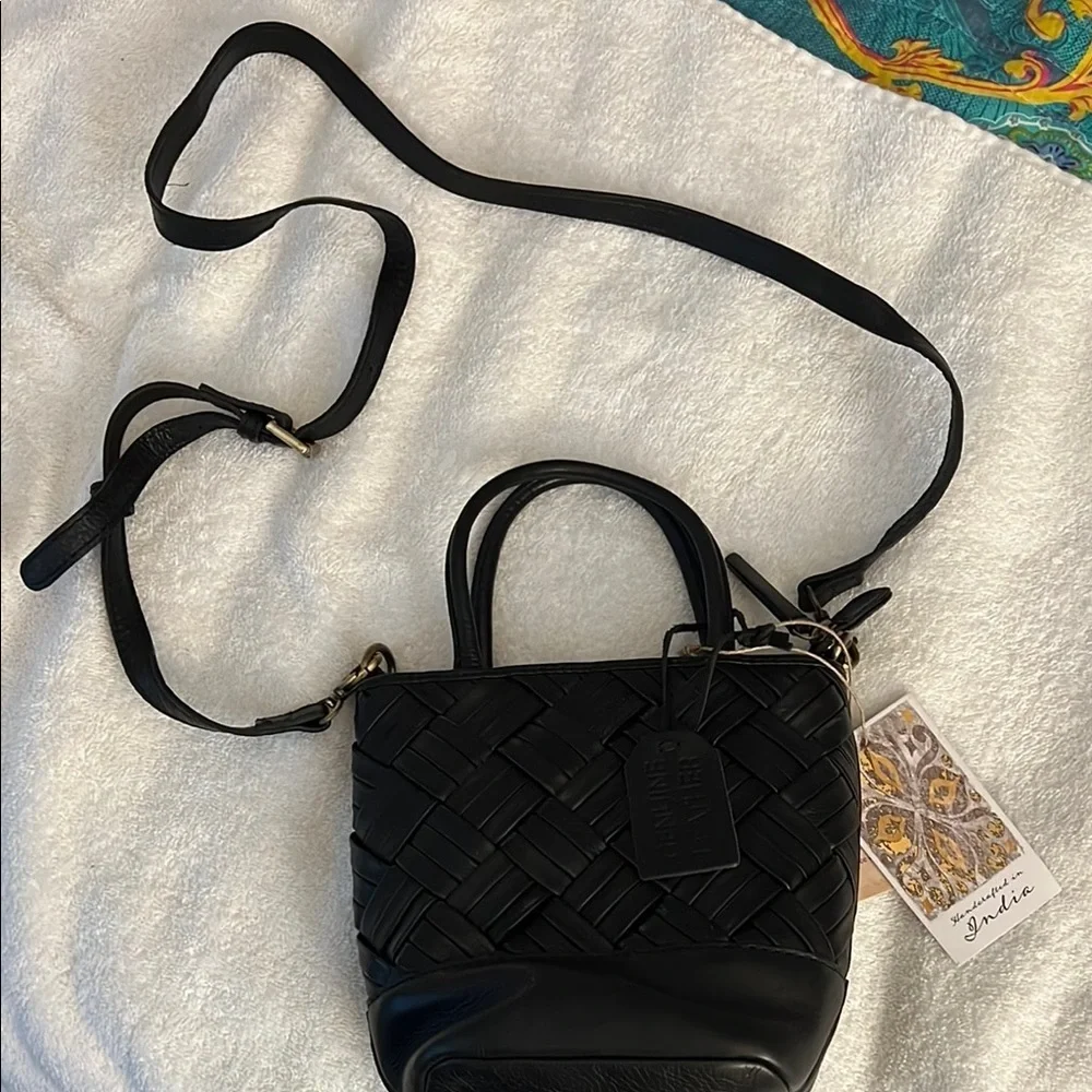 India handcrafted Black Woven Crossbody Bag - Picture 1 of 7